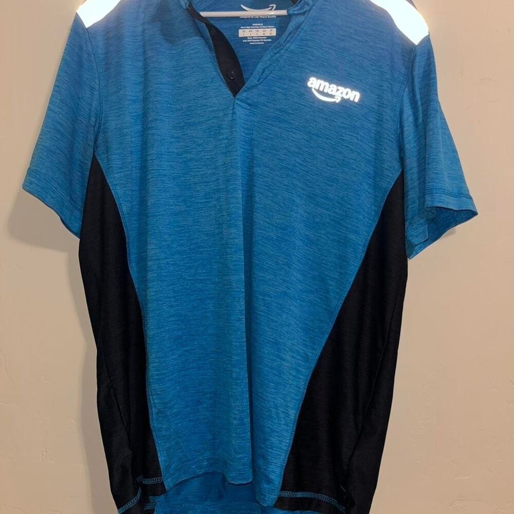Amazon Unifrom Size Large Short Sleeve